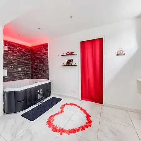 La Belle Hirondelle - Love Room Jacuzzi Morangis  Extérieur photo
