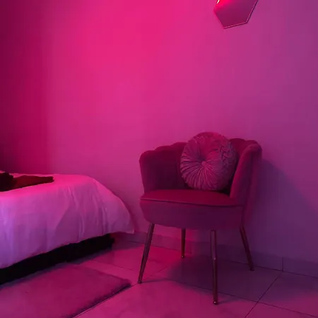La Belle Hirondelle - Love Room Jacuzzi Morangis  Extérieur photo